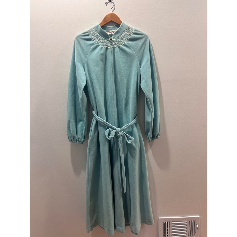 Vanity Fair Robe Women Medium Blue Vintage Smocked Fleece Long Sleeve Housecoat